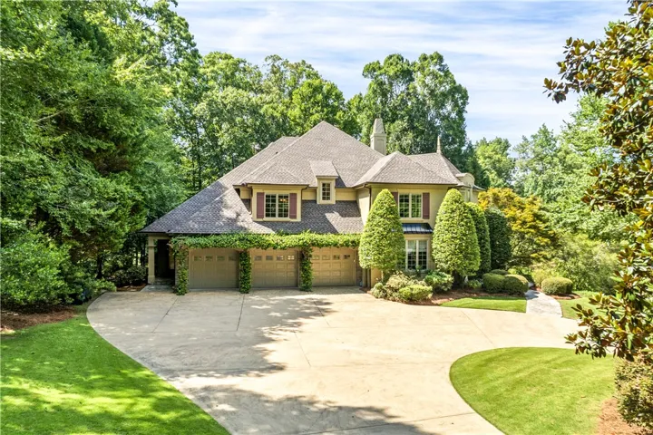 1843 Fairway Drive, Auburn, Alabama 36830