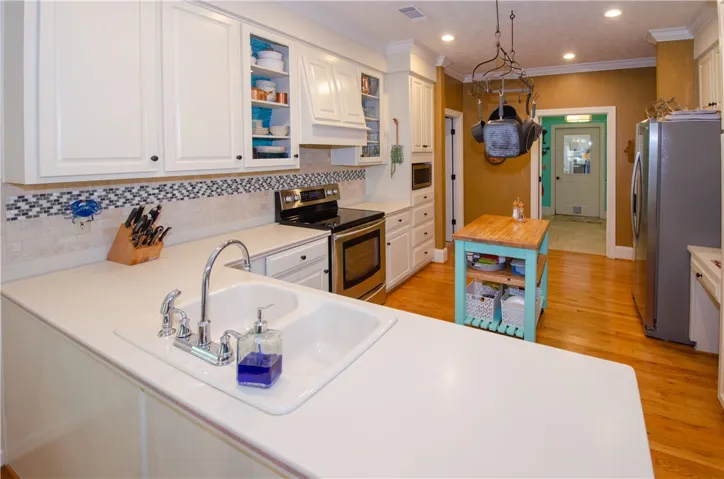 2315 Springwood Drive, Auburn, Alabama 36380