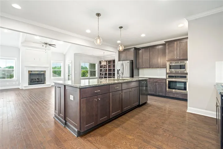 662 High Field Court, Opelika, Alabama 36804
