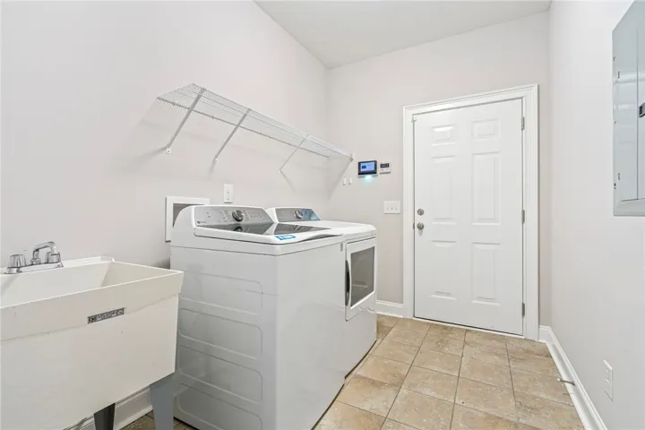 662 High Field Court, Opelika, Alabama 36804