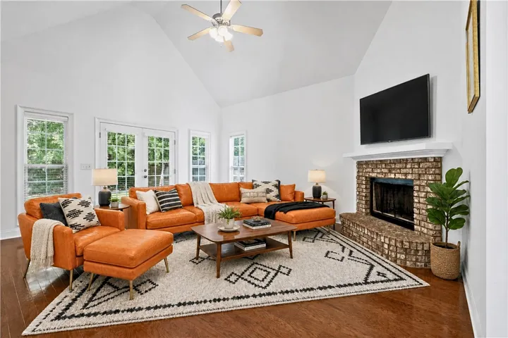 VIRTUAL STAGING
