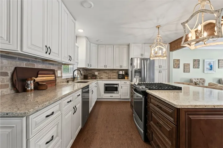 Fully updated kitchen