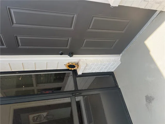  Easy no step entry from the spacious 1 car garage.Secure entry point with a paneled main door and a clear storm door providing light.
