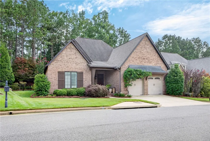 1648 Woodley Circle, Auburn, Alabama 36830