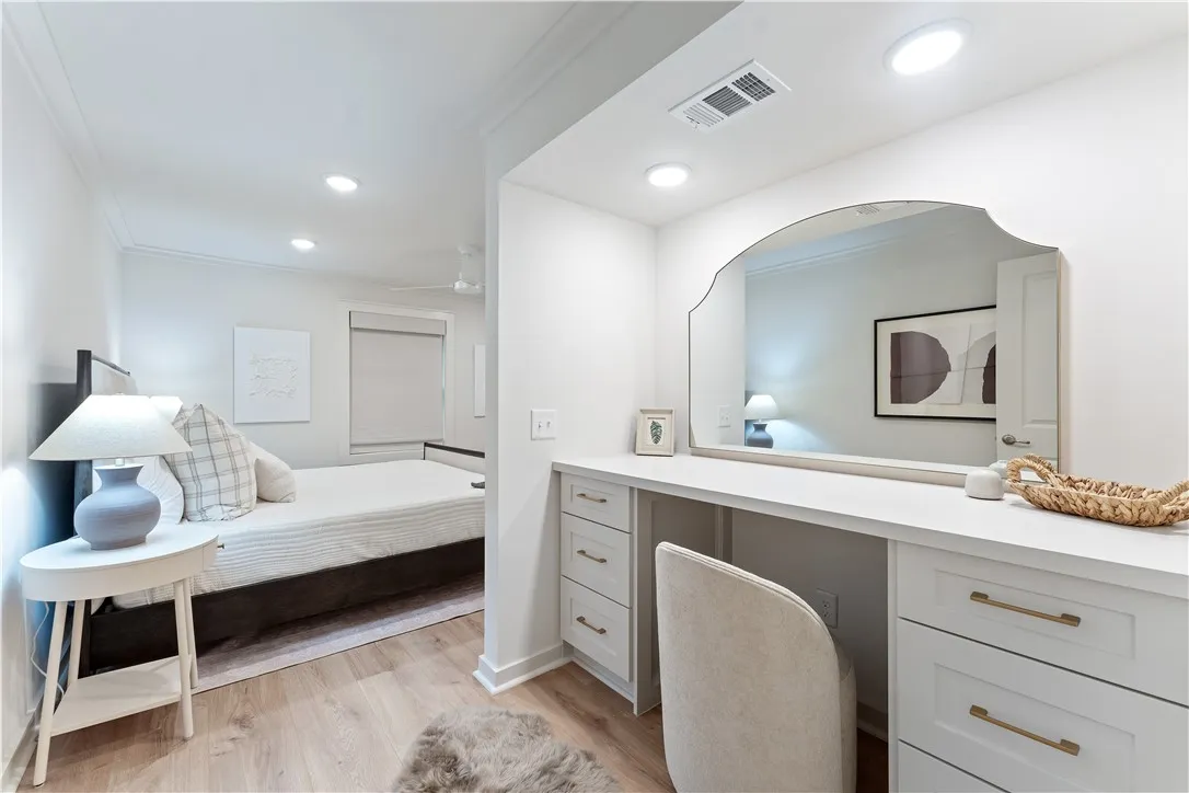 Desk/ Make Up Area