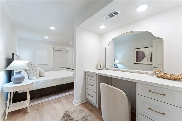 Desk/ Make Up Area