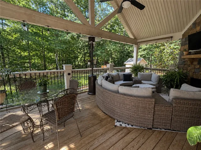 1295 Shadowwood Lane, Auburn, Alabama 36879
