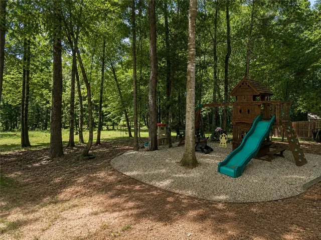1295 Shadowwood Lane, Auburn, Alabama 36879