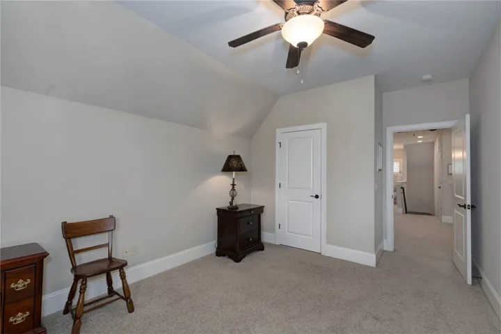 1794 Covington Ridge 402, Auburn, Alabama 36830