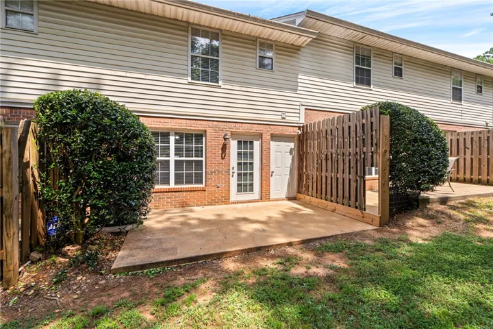 1477 N Donahue Drive 205, Auburn, Alabama 36830