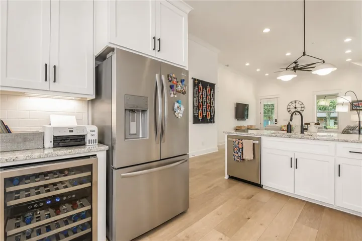Culinary excellence awaits in this well-appointed kitchen, offering both style and everyday functionality.