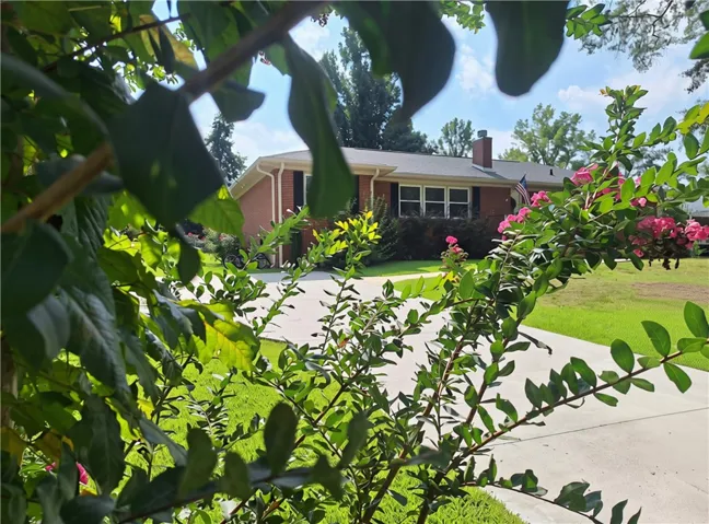 503 Crestview Lane, Valley, Alabama 36854