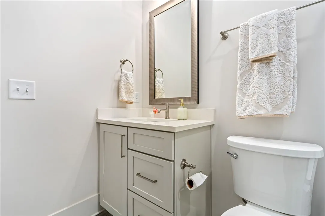 Hallway full bath