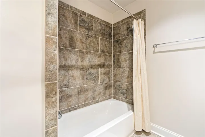 937 Pembroke Place, Auburn, Alabama 36830