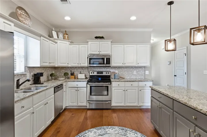 296 Solamere Lane, Auburn, Alabama 36832