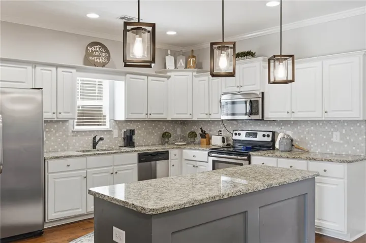 296 Solamere Lane, Auburn, Alabama 36832