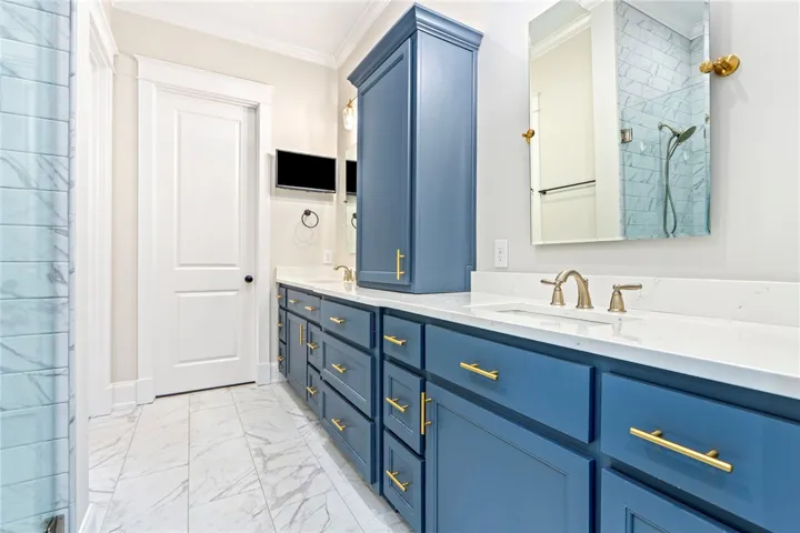 Primary bath