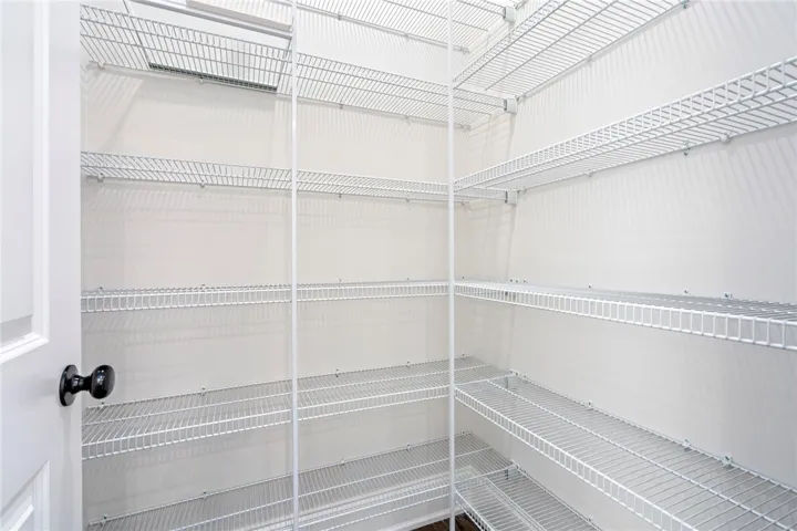Walk in pantry