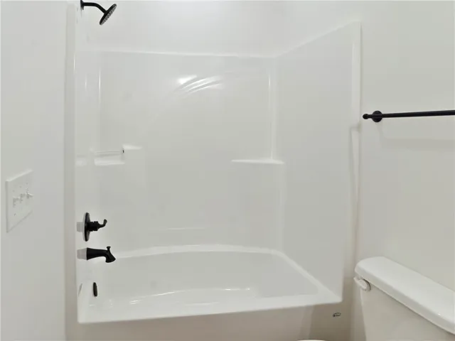 Example of a Duette floorplan - Spare Bathroom Shower/Tub Combo