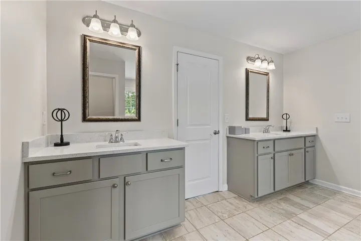 887 W Richland Circle, Auburn, Alabama 36832