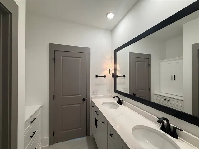 1027 E Glenn Avenue 505, Auburn, Alabama 36830