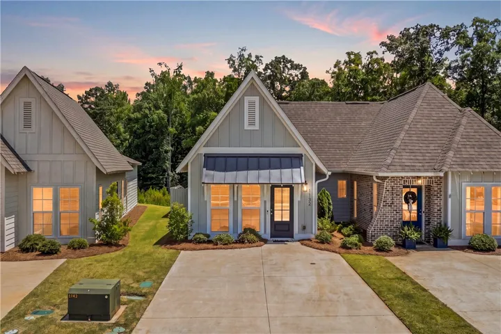 1132 Burrow Circle