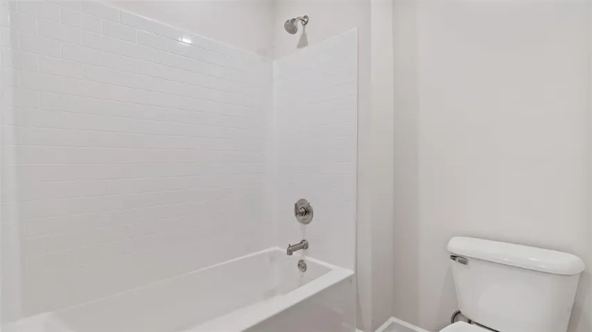 712 Asheton Drive, Auburn, Alabama 36801