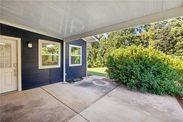 2113 Rockledge Circle, Opelika, Alabama 36801