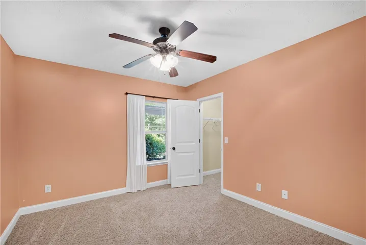 2113 Rockledge Circle, Opelika, Alabama 36801
