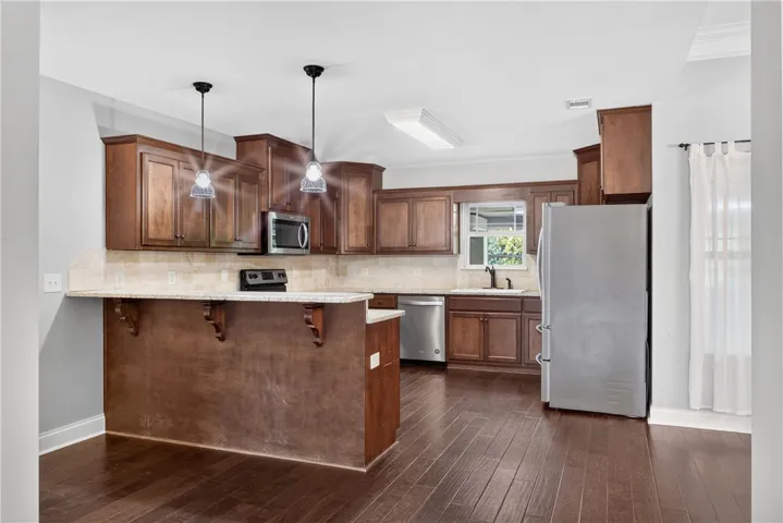 2113 Rockledge Circle, Opelika, Alabama 36801