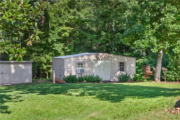 2113 Rockledge Circle, Opelika, Alabama 36801