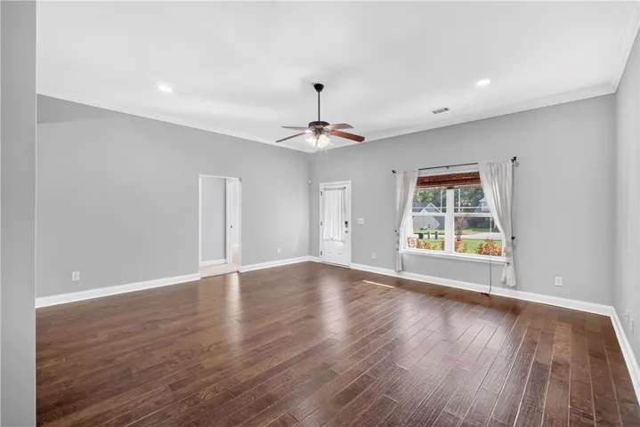 2113 Rockledge Circle, Opelika, Alabama 36801