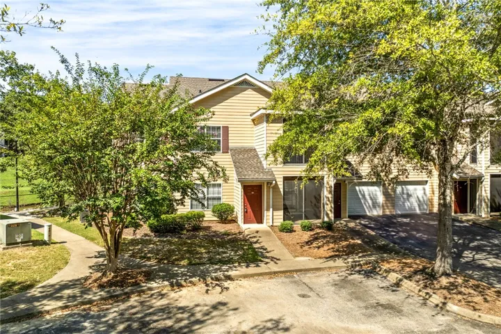 447 W Longleaf Drive 104, Auburn, Alabama 36830