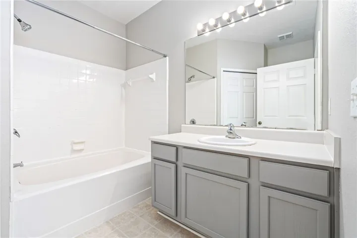 447 W Longleaf Drive 104, Auburn, Alabama 36830