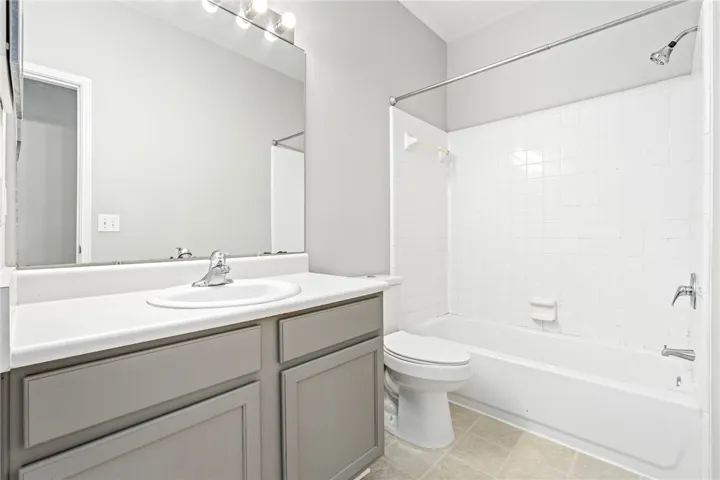 447 W Longleaf Drive 104, Auburn, Alabama 36830