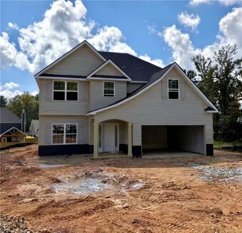 Camden II C
An inviting front porch and a spacious two-car garage define this newly constructed home.