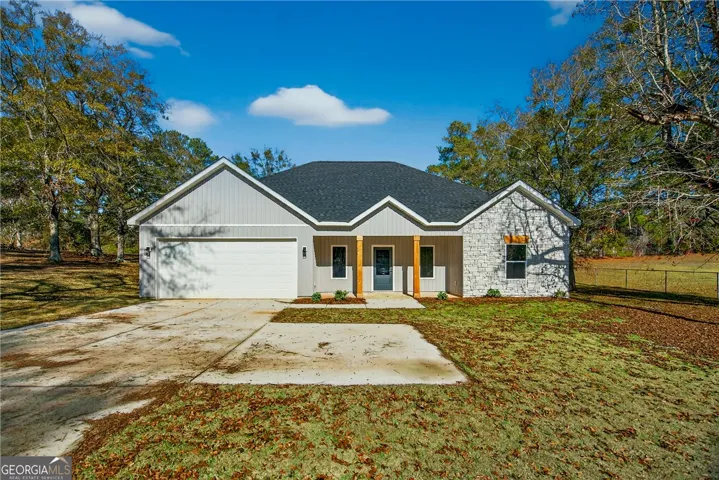 3070 Sw 15th Street, Lanett, Alabama 36863