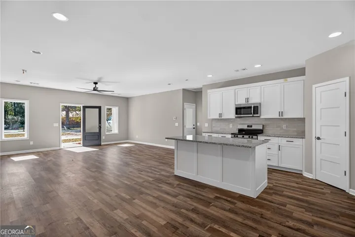3070 Sw 15th Street, Lanett, Alabama 36863