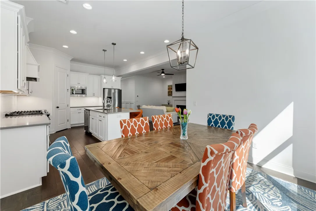 Dining into kitchen