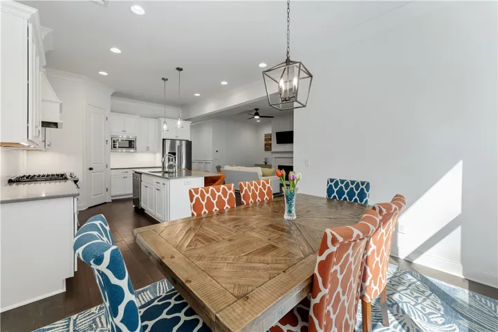 Dining into kitchen