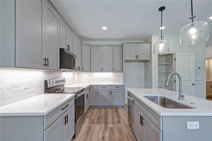 1621 Parker Creek Trail, Auburn, Alabama 36832