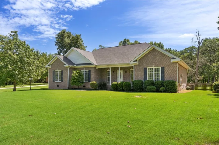 107 High Bluff Road, Gurley, Alabama 35748