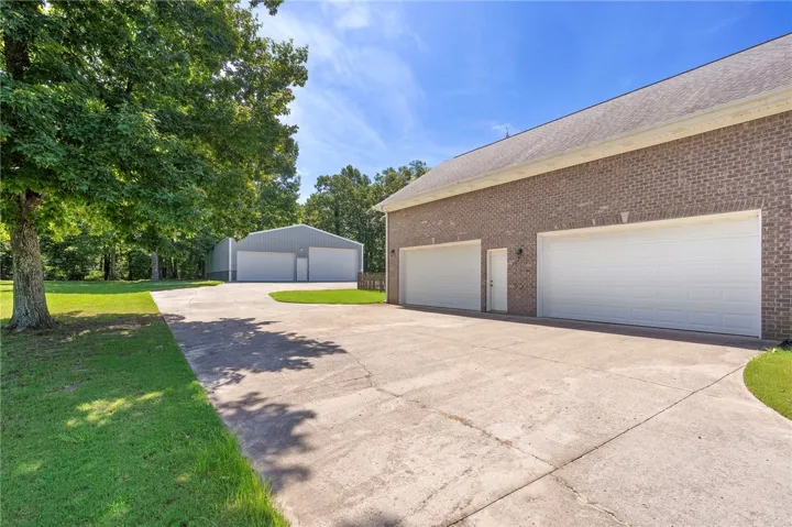 107 High Bluff Road, Gurley, Alabama 35748