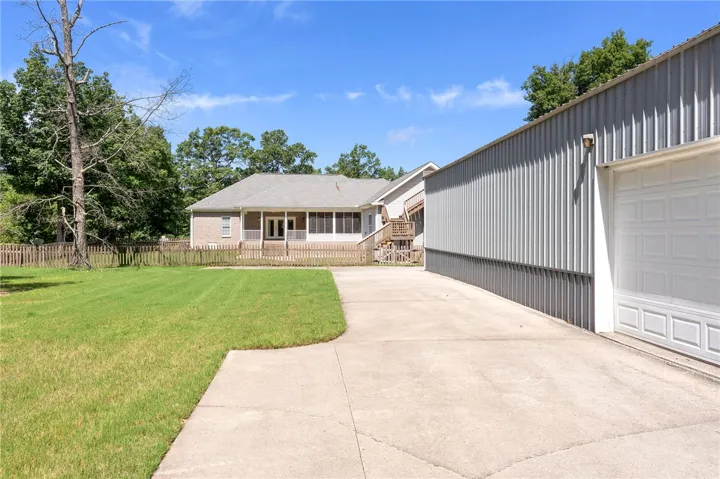 107 High Bluff Road, Gurley, Alabama 35748