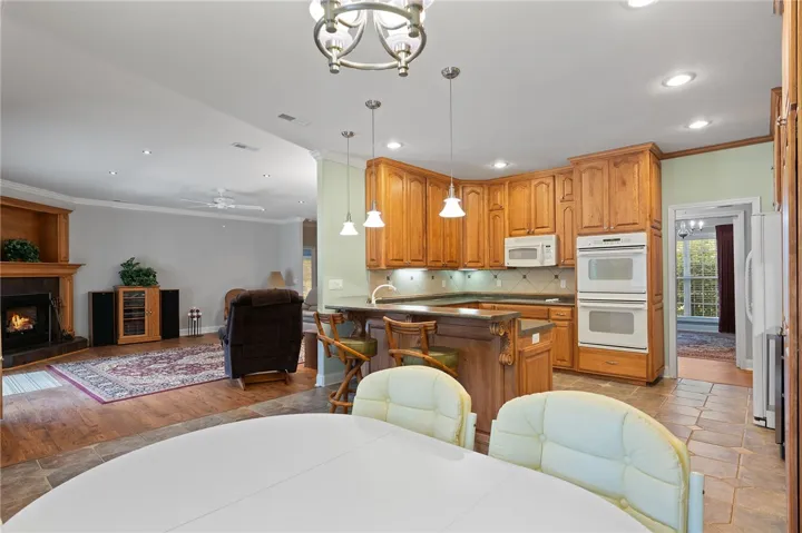107 High Bluff Road, Gurley, Alabama 35748