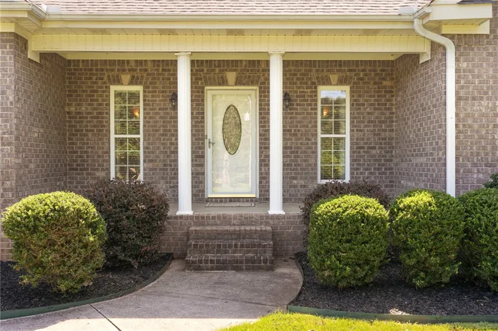 107 High Bluff Road, Gurley, Alabama 35748