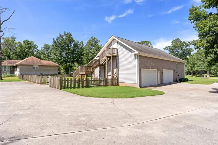 107 High Bluff Road, Gurley, Alabama 35748