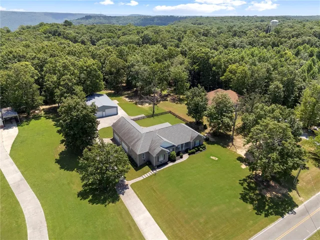 107 High Bluff Road, Gurley, Alabama 35748