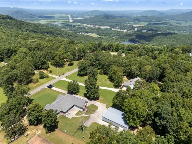 107 High Bluff Road, Gurley, Alabama 35748