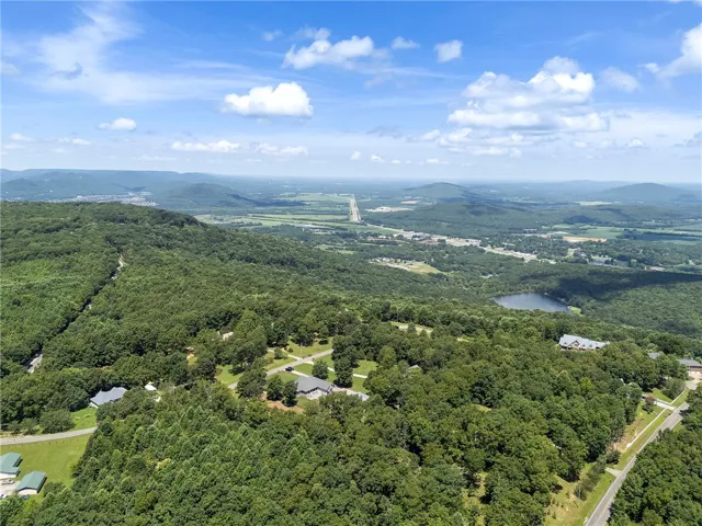 107 High Bluff Road, Gurley, Alabama 35748